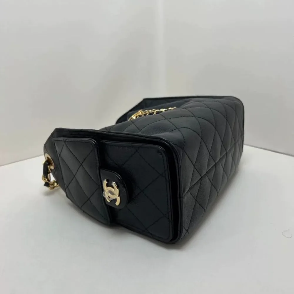 CHANEL brand color